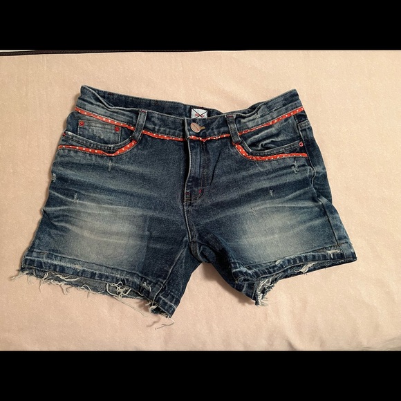 Korean Jean Shorts Size Large/30 with Pink Trim - Picture 1 of 2